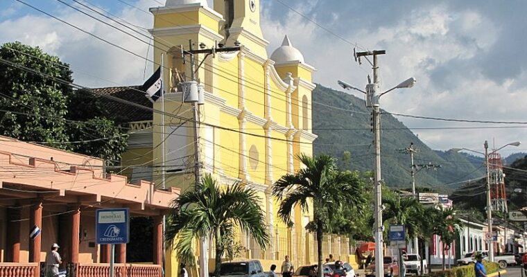 Explora los encantos históricos y naturales de la ciudad de Gracias en Honduras